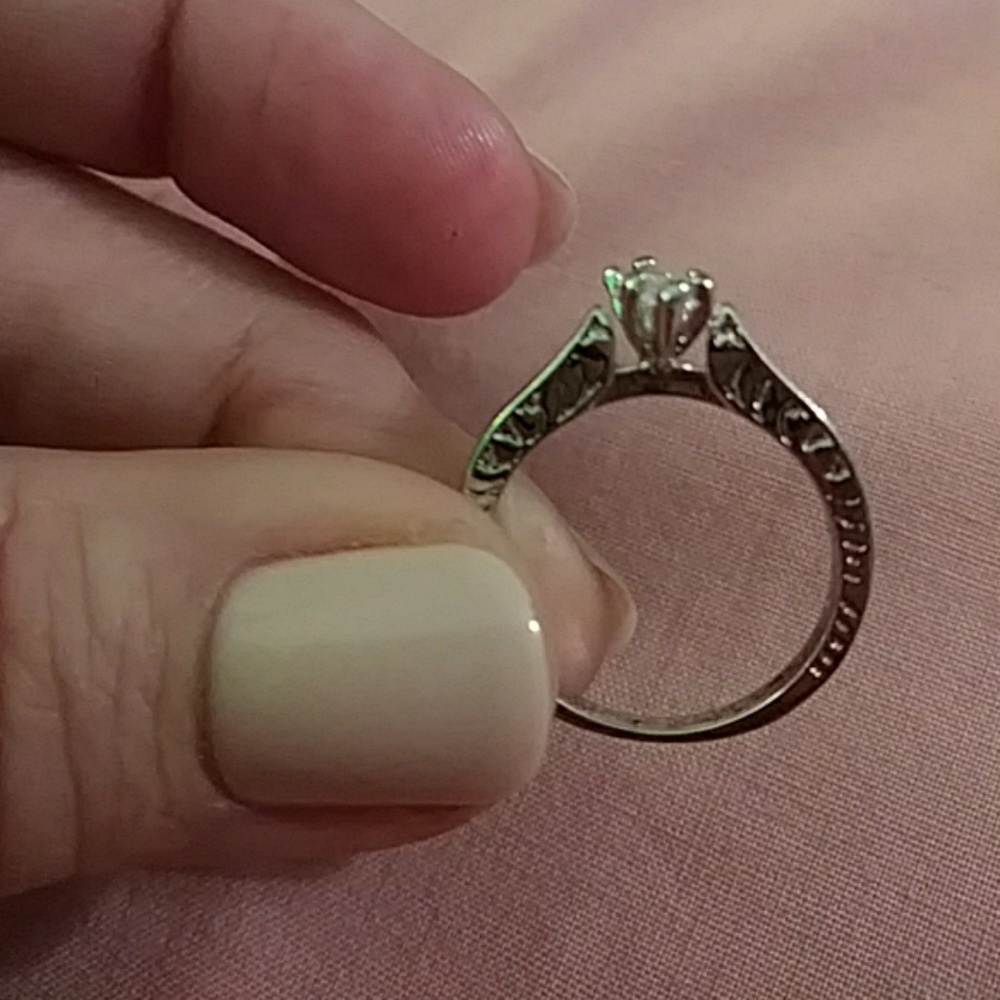 sapphire whit engagement ring - Picture 2 of 4